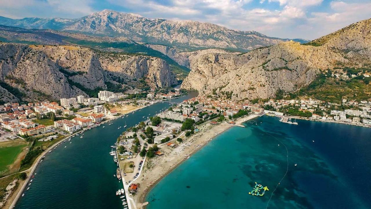 Lighthouse Central Apartments Omiš Exterior foto